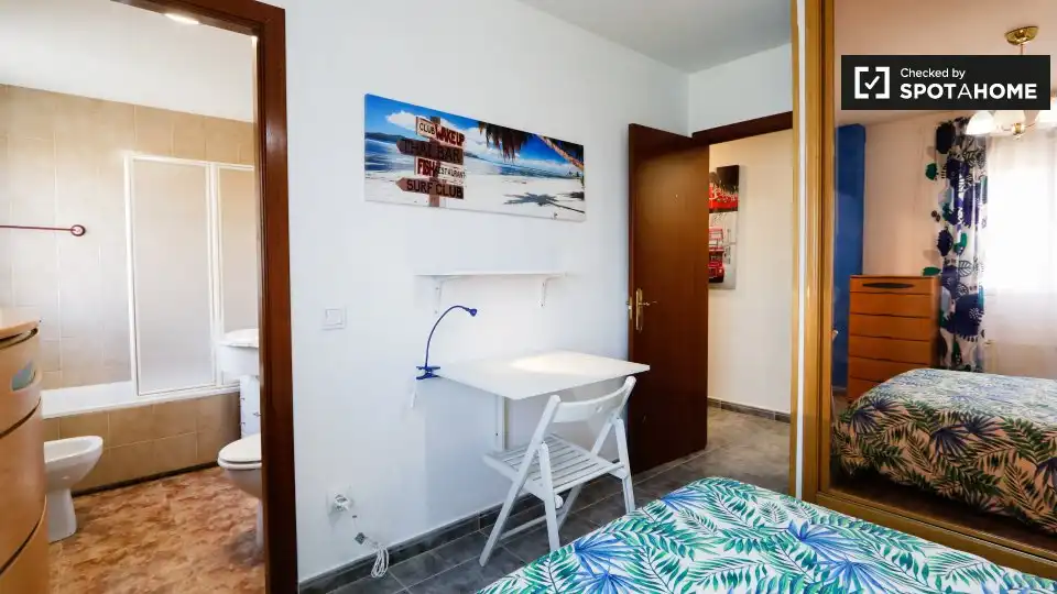 Habitación de Piso de alquiler en Alcalá de Henares con Aire acondicionado, Calefacción y Amueblado
