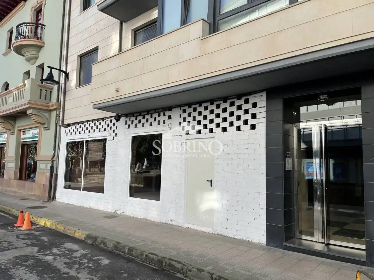 Business premises to rent in Avenida De La Paz 1, imagen 4
