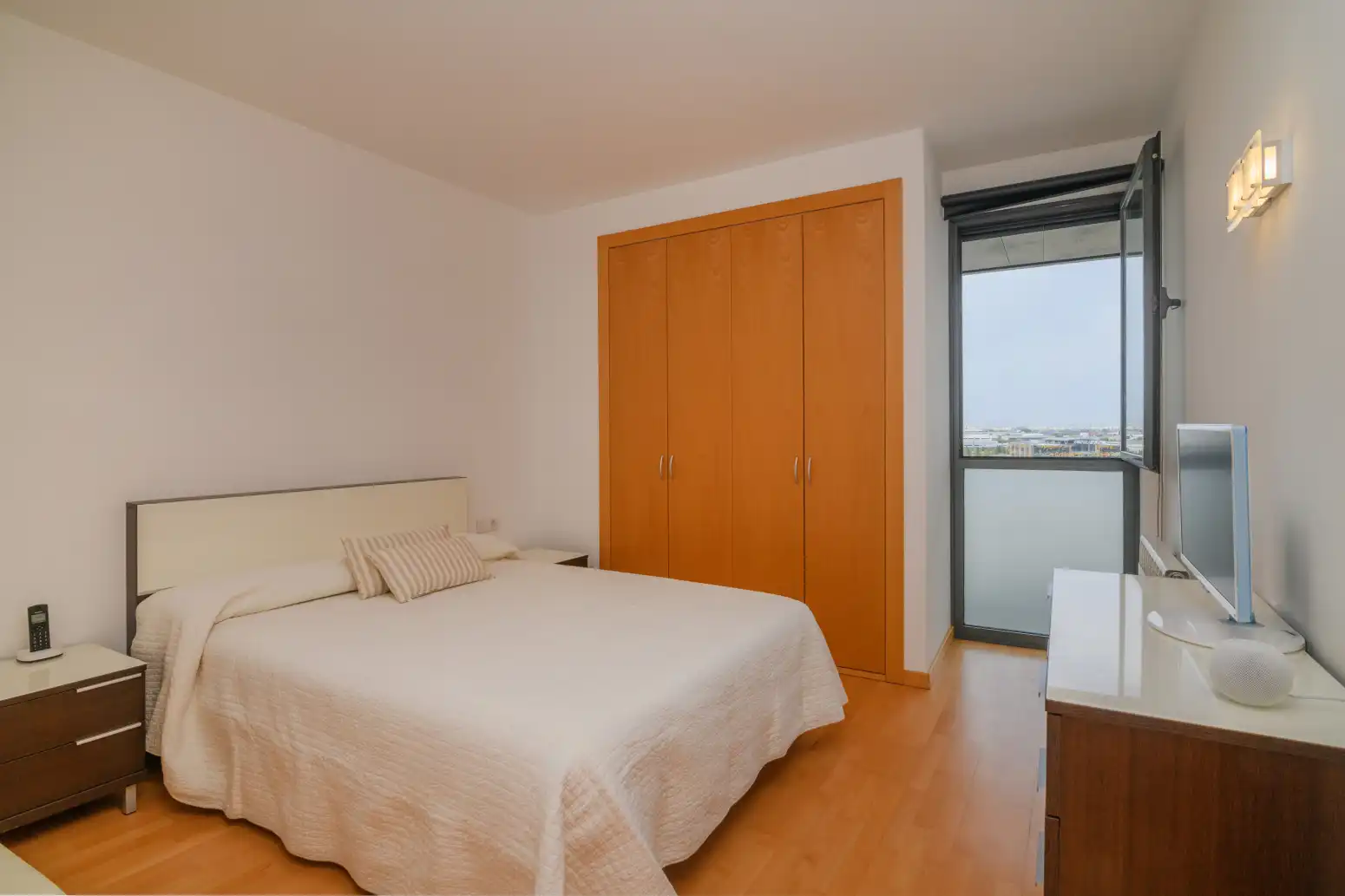 Habitación de Piso en venta en Viladecans con Aire acondicionado, Calefacción y Jardín privado