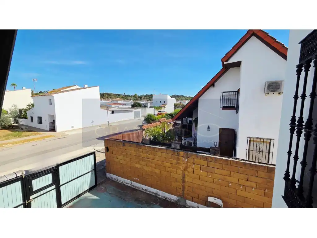 Vista exterior de Casa o chalet en venta en Castellar de la Frontera