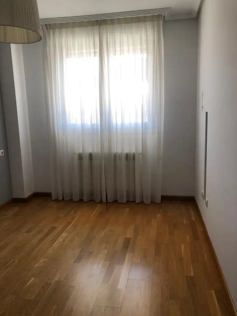 Habitación de Piso en venta en Ponferrada con Calefacción y Trastero