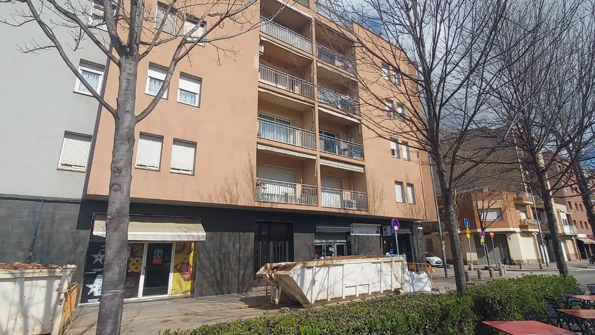 Vista exterior de Pis en venda en Barberà del Vallès amb Terrassa