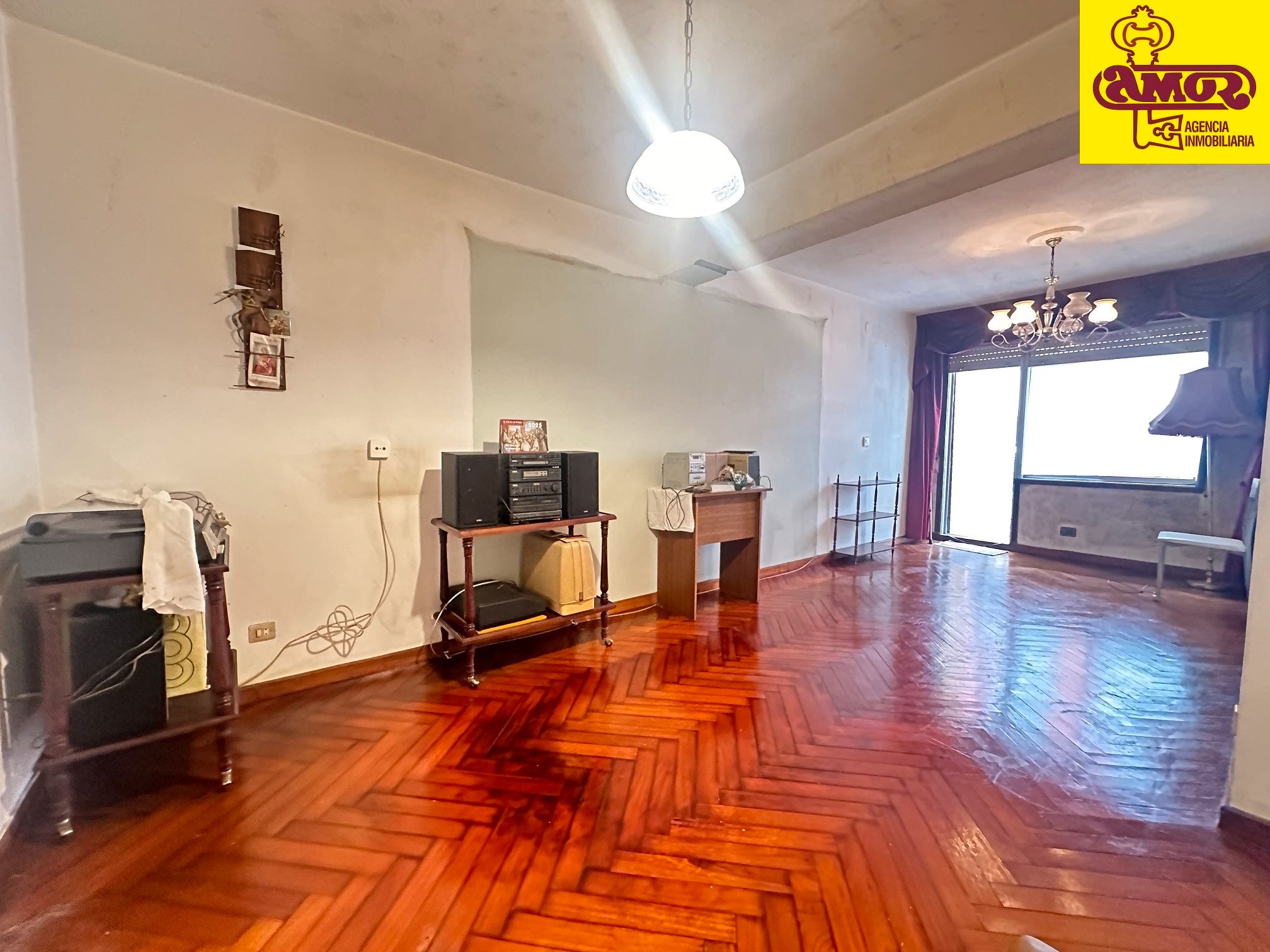 Living room of Flat for sale in Santiago de Compostela 