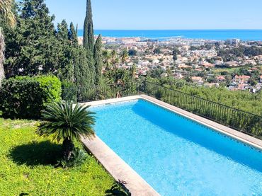 Detached house with pool for sale in Carrer de la Carrasca
