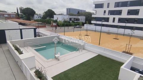 Foto 2 de Piso de alquiler en Barriada de Pineda, Sevilla Capital