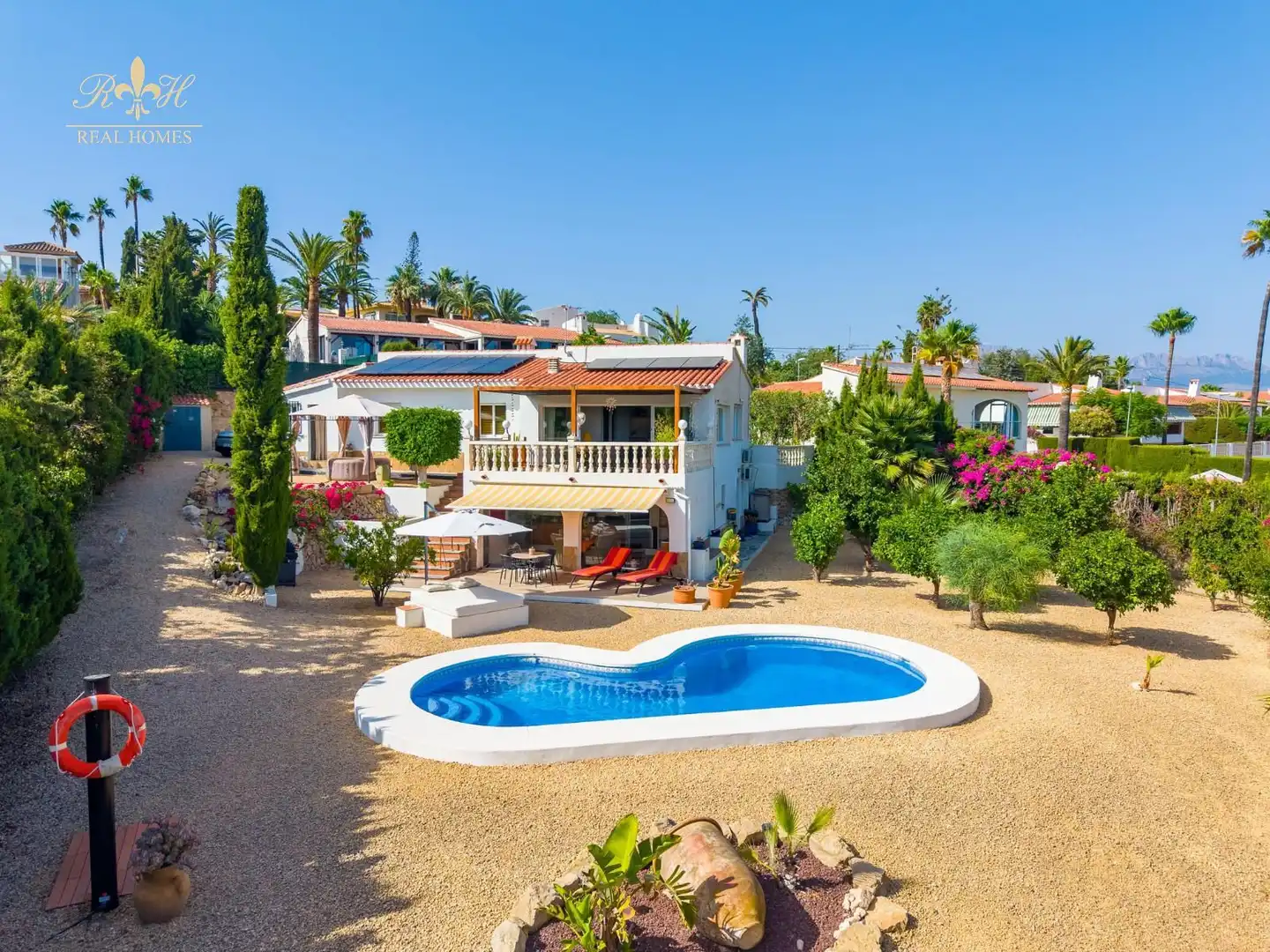 Vista exterior de Casa o chalet en venta en La Nucia con Aire acondicionado, Piscina y Amueblado
