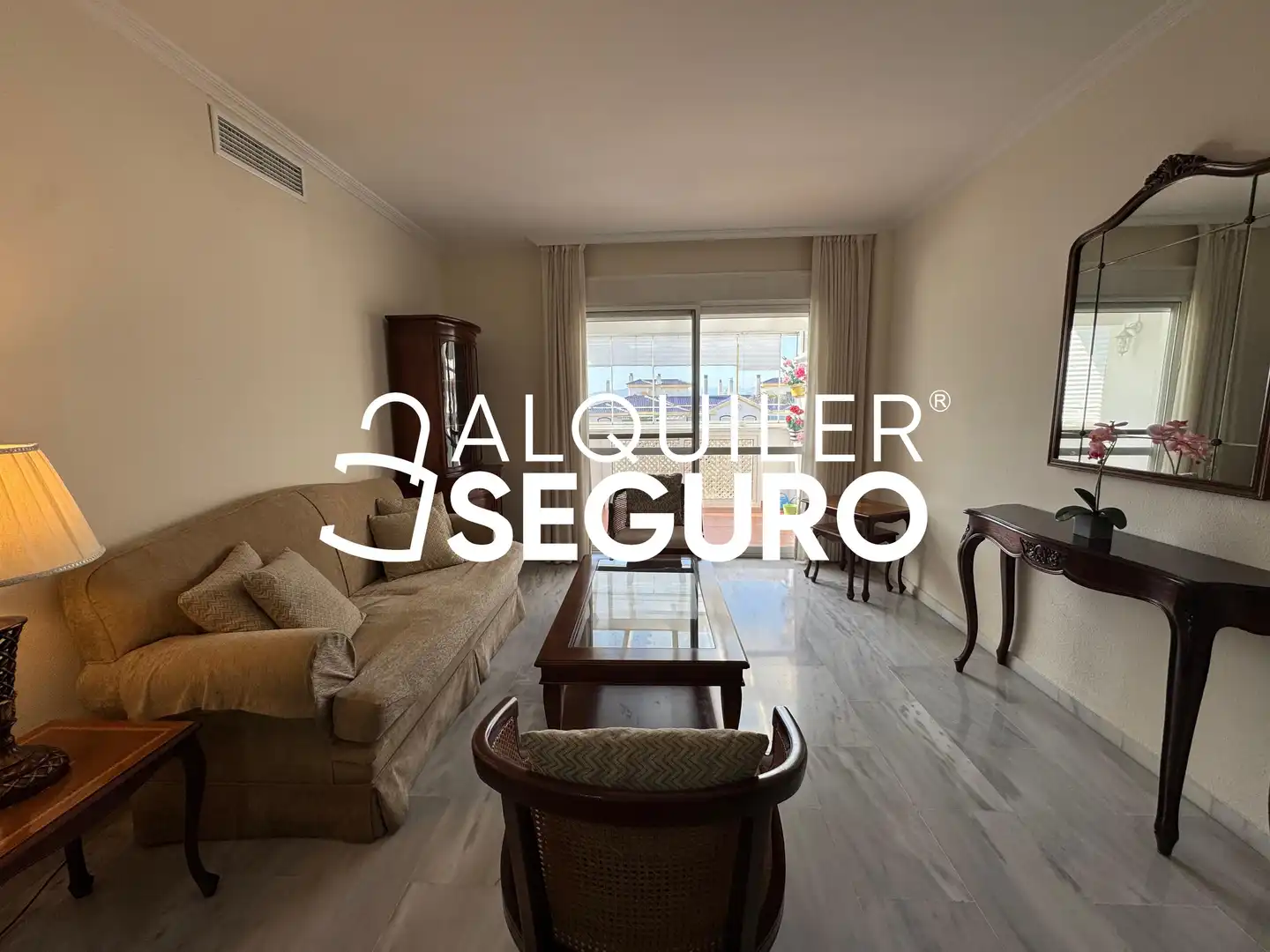 Sala de estar de Piso de alquiler en Málaga con Aire acondicionado, Terraza y Piscina