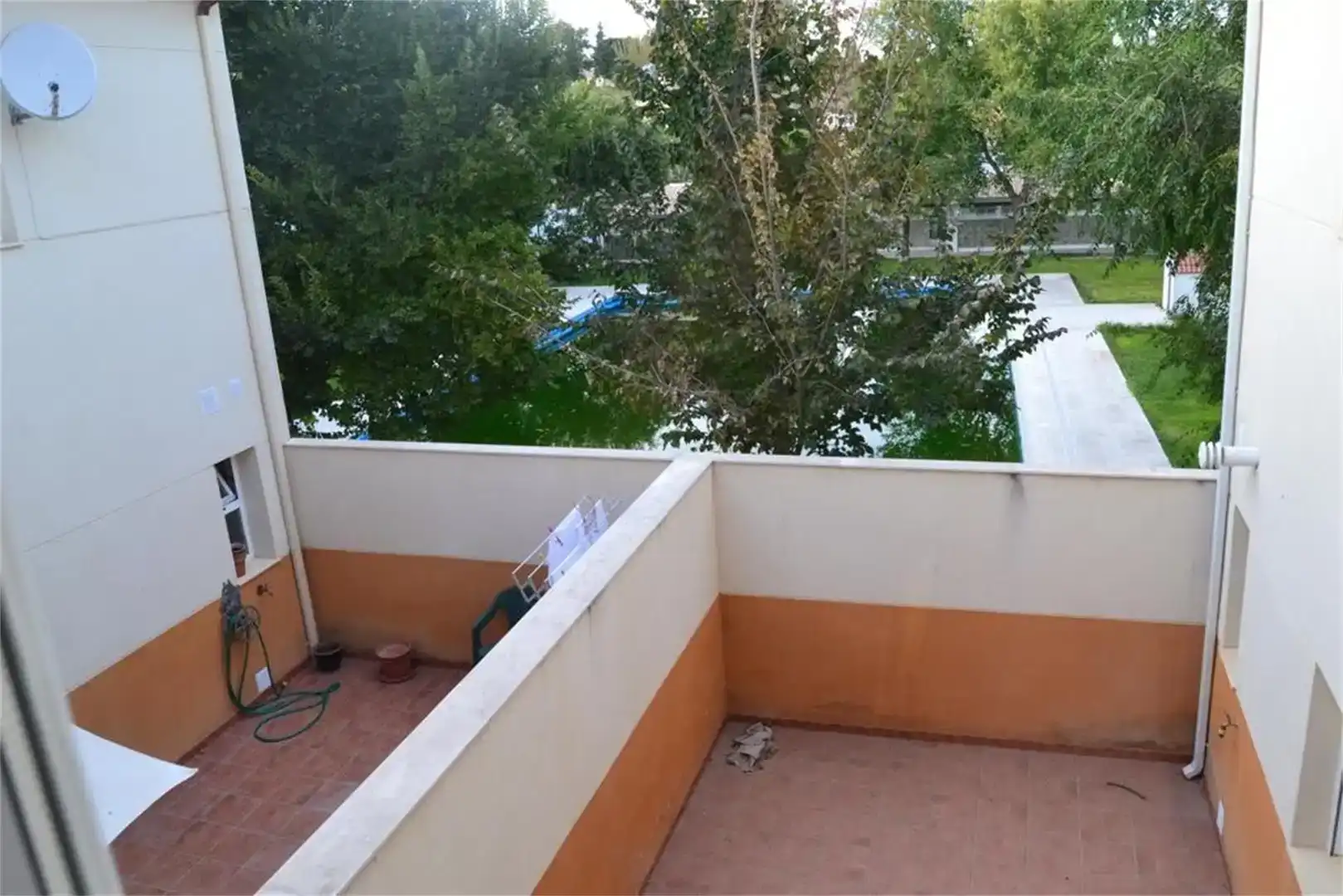 Terrassa de Casa adosada en venda en Fuerte del Rey amb Balcó