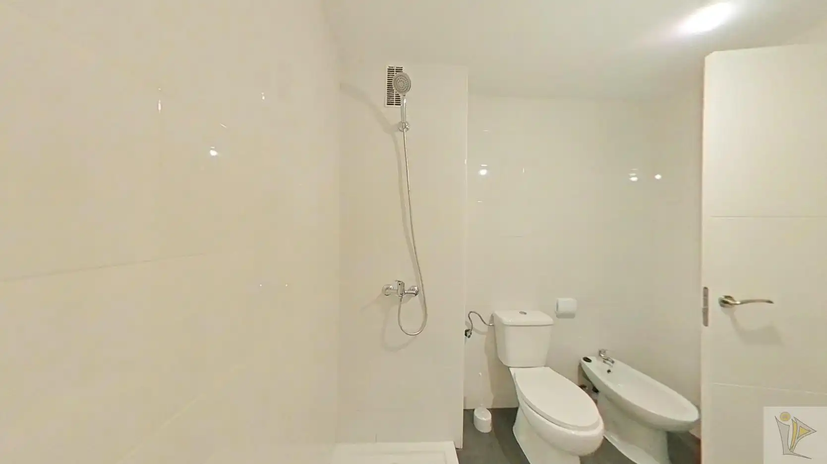Flat for sale in CL BELZUNEGUI , Puerta Bonita
