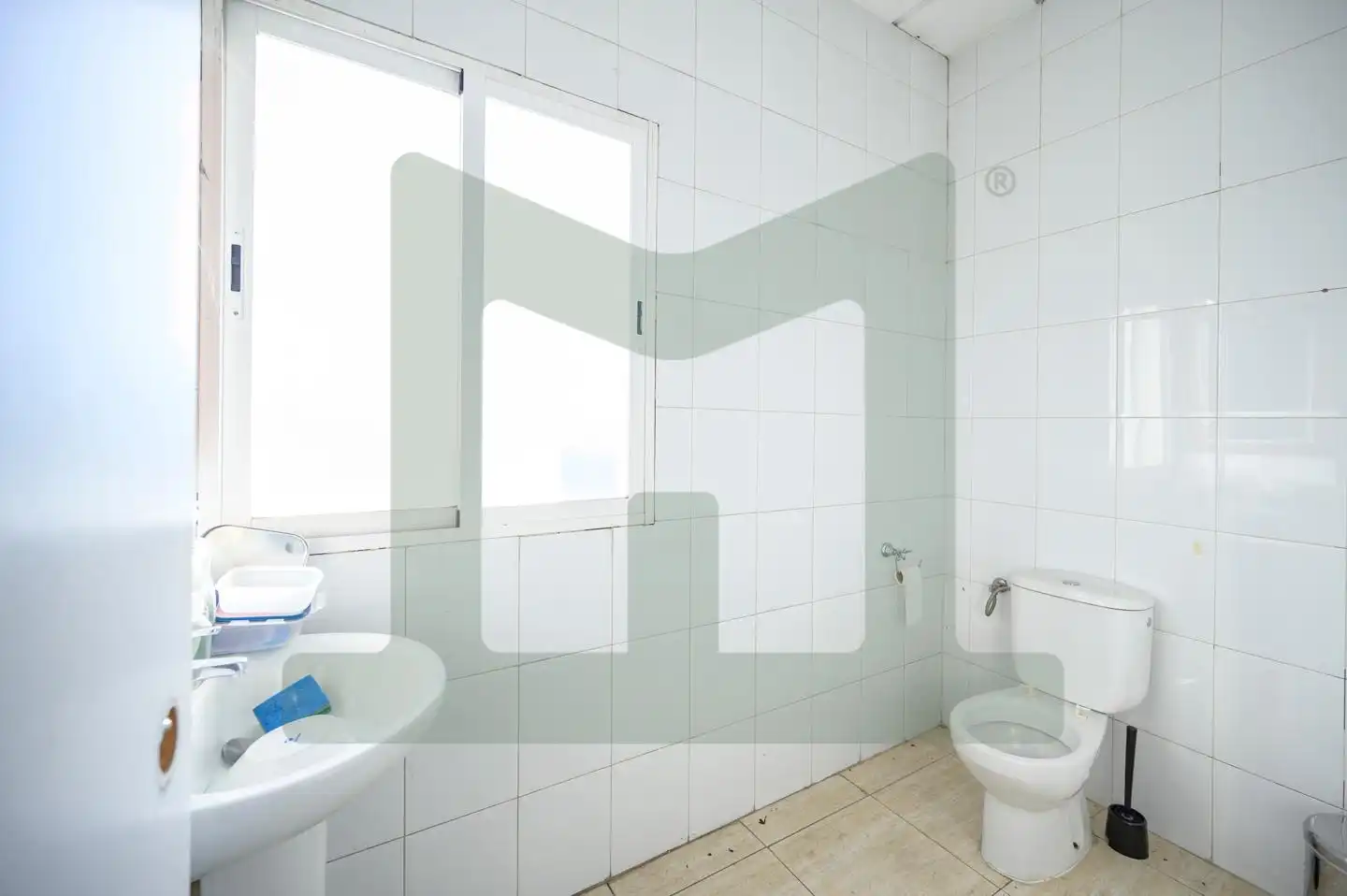 Badezimmer von Fabrikhallen zum Verkauf in Griñón