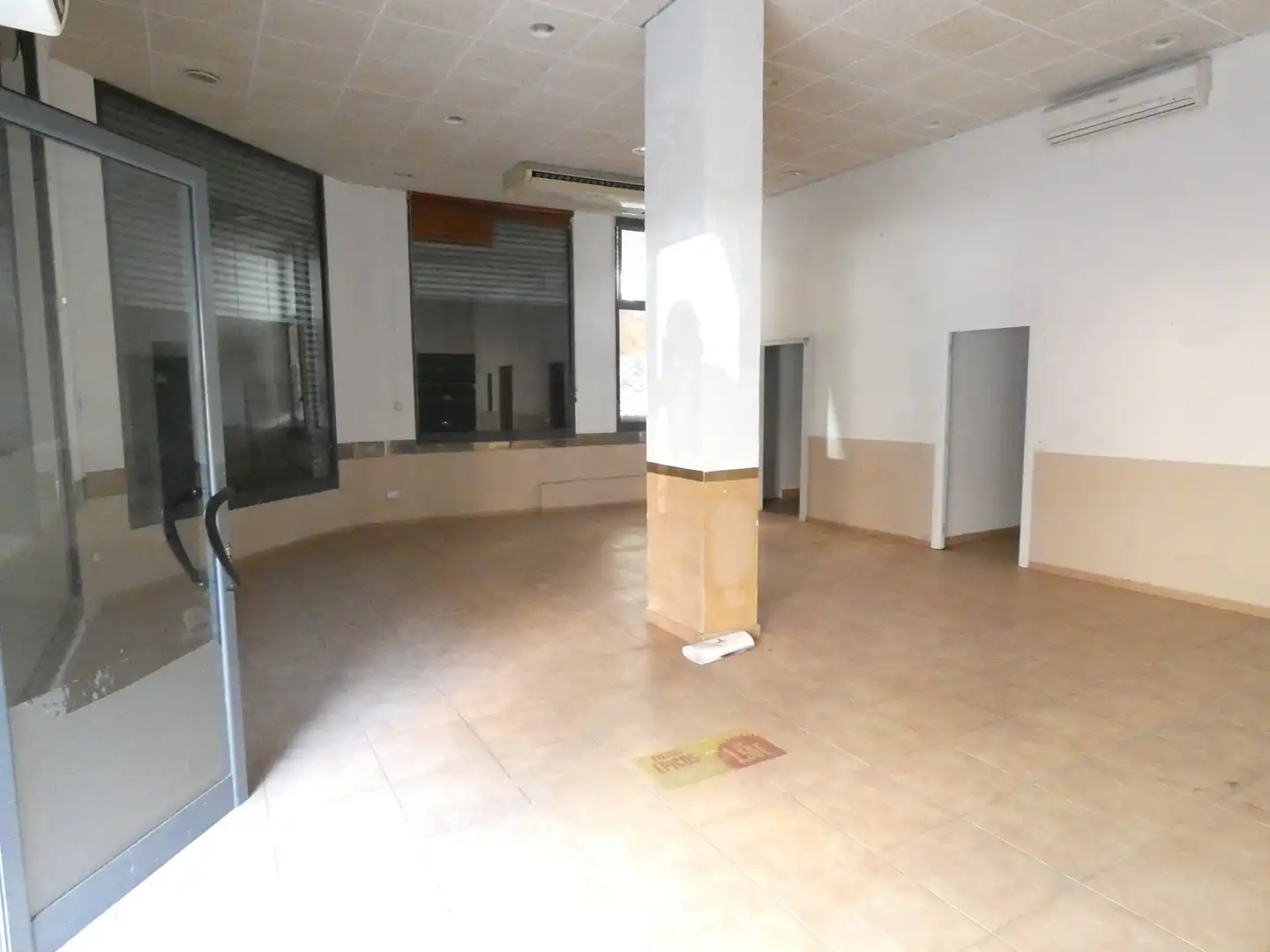 Commercial properties for rent in Cerdanyola del Vallès  with Air Conditioner