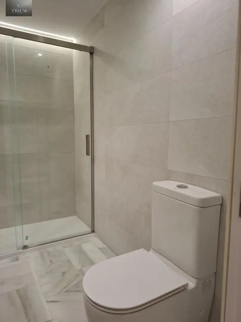 Bathroom of Flat for rent in Granada  with Heating and Furnished