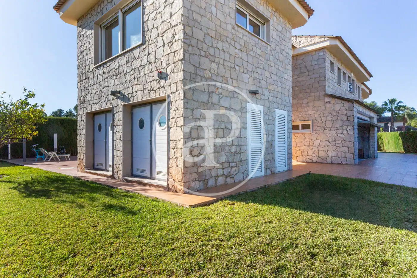 Vista exterior de Casa o chalet en venta en Serra con Aire acondicionado, Calefacción y Jardín privado
