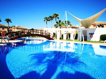 Apartment mit Pool zum Verkauf in Avenida Juan Sebastián Elcano 1
