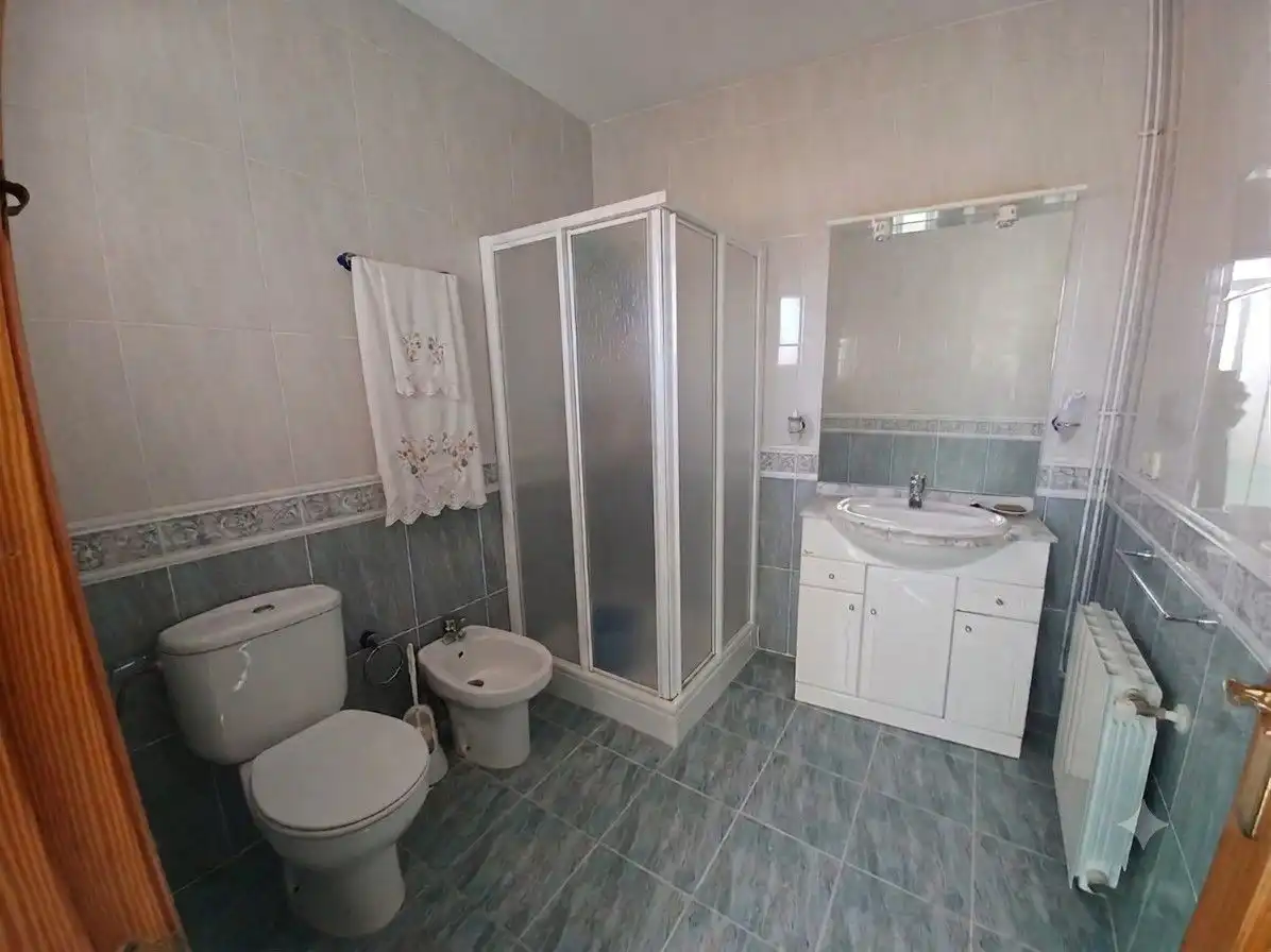 Bathroom of Houses for sale in Villalgordo del Júcar  with Air Conditioner, Heating and Furnished
