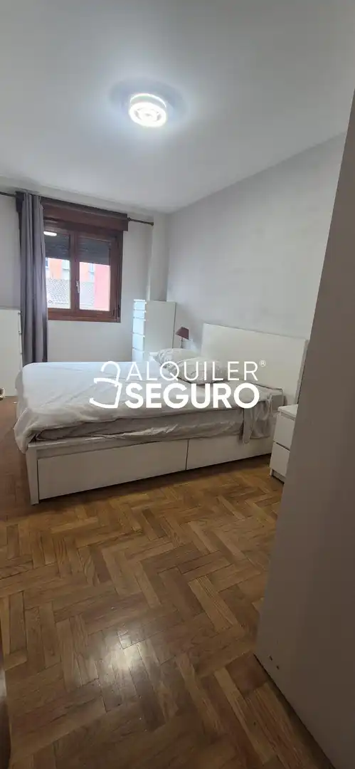 Bedroom of Flat for rent in Gijón   with Heating, Storage room and Furnished