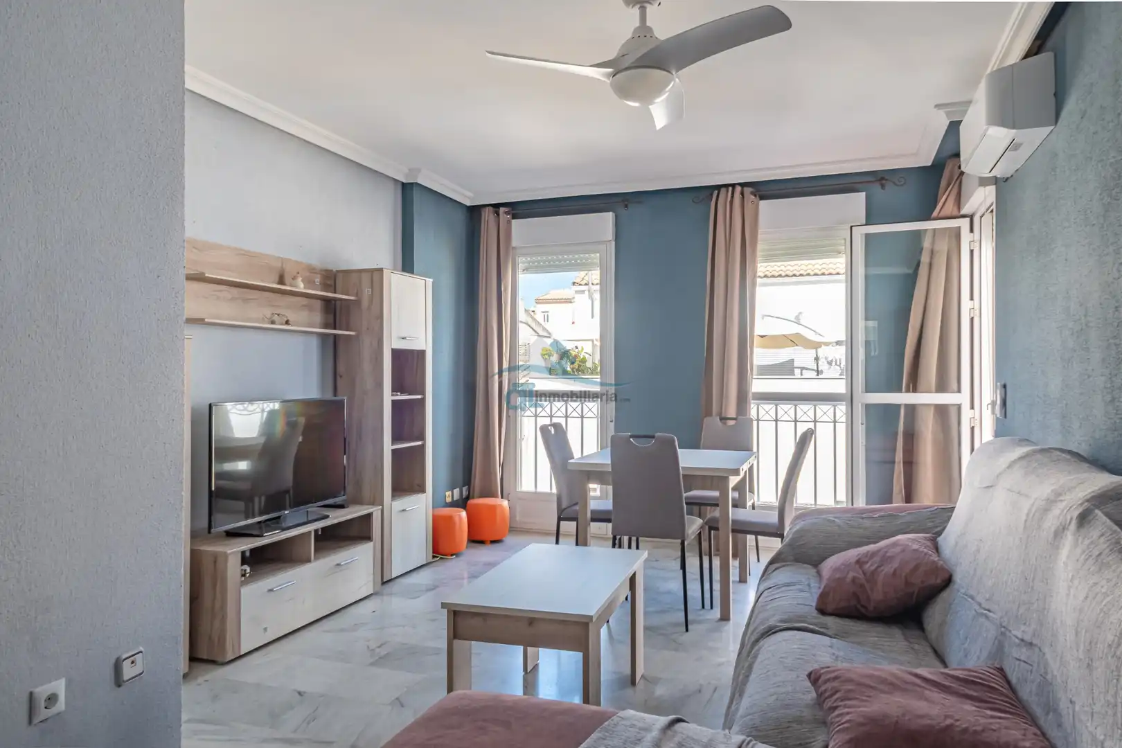 Living room of Flat for rent in Linares  with Air Conditioner, Heating and Furnished