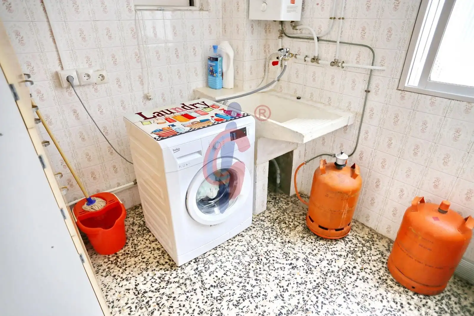 Cuina de Apartament de lloguer en Guardamar del Segura amb Aire condicionat, Calefacció i Moblat