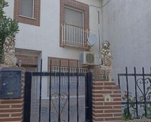 Vista exterior de Casa adosada en venda en El Álamo
