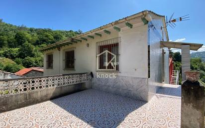 Vista exterior de Casa o xalet en venda en Laviana amb Balcó