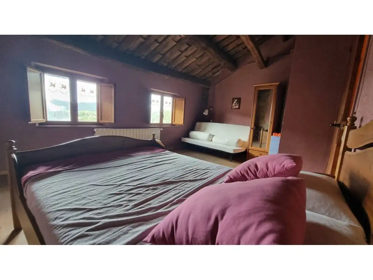 Dormitori de Finca rústica en venda en Alpens, Barcelona