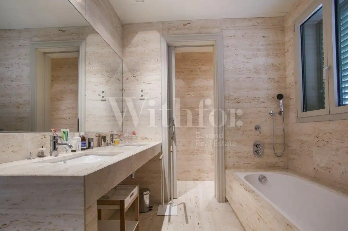 Bathroom of Flat for sale in Barcelona  with Air Conditioner, Heating and Parquet flooring
