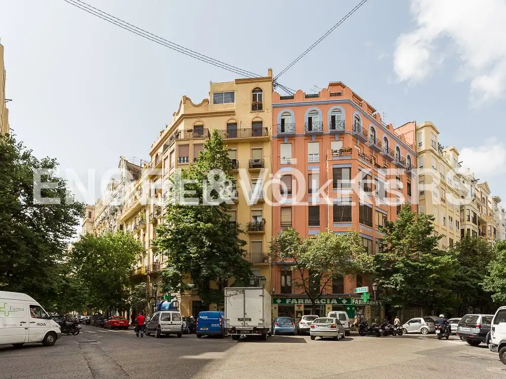 Exterior view of Attic for rent in Valencia  with Air Conditioner, Heating and Terrace