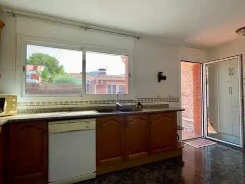 Casa aparellada amb terrassa en venda a Carrer Puigmal, imagen 50