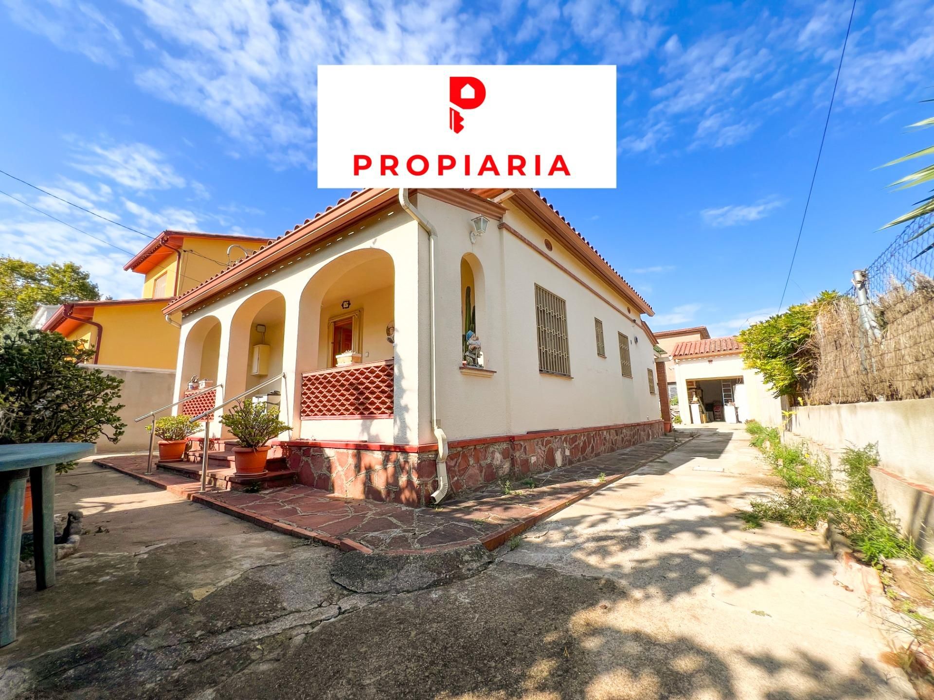 Exterior view of House or chalet for sale in Sant Andreu de la Barca  with Private garden, Terrace and Storage room