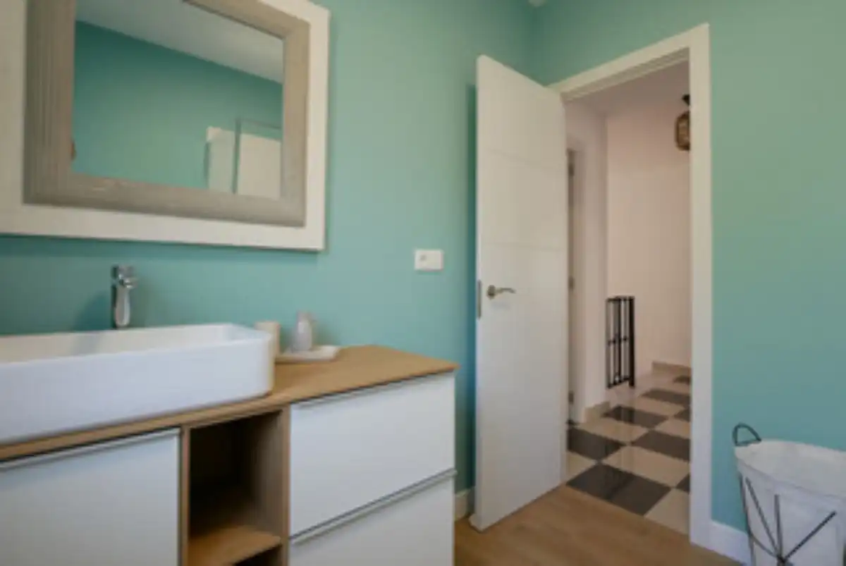 Bany de Casa o xalet en venda en Marbella amb Aire condicionat, Jardí privat i Terrassa