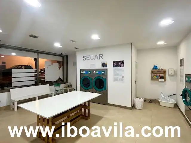 Local comercial en traspaso en Rúa do Pintor Laxeiro 38, imagen 3