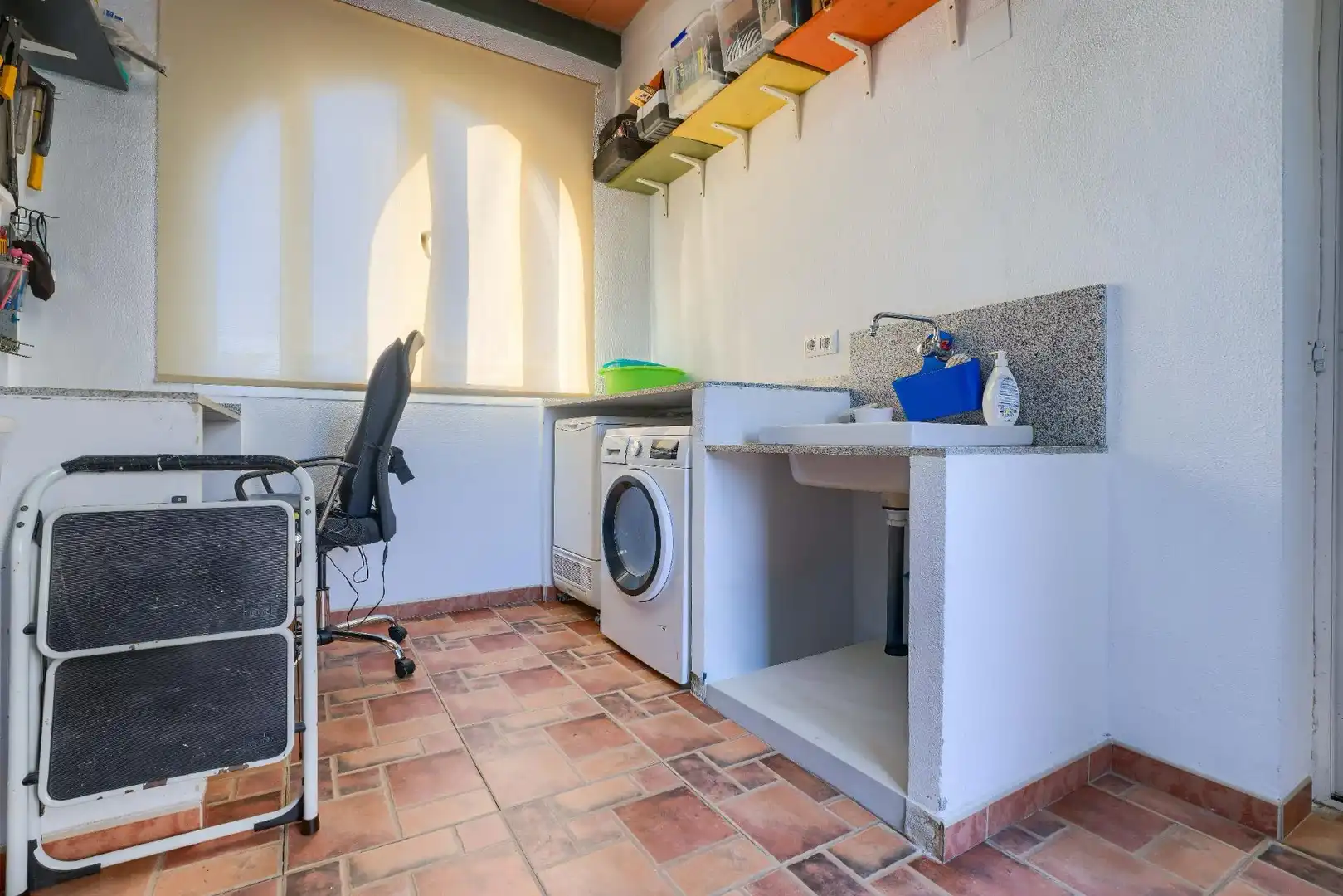 Cocina de Casa adosada en venta en Bormujos con Aire acondicionado, Jardín privado y Terraza