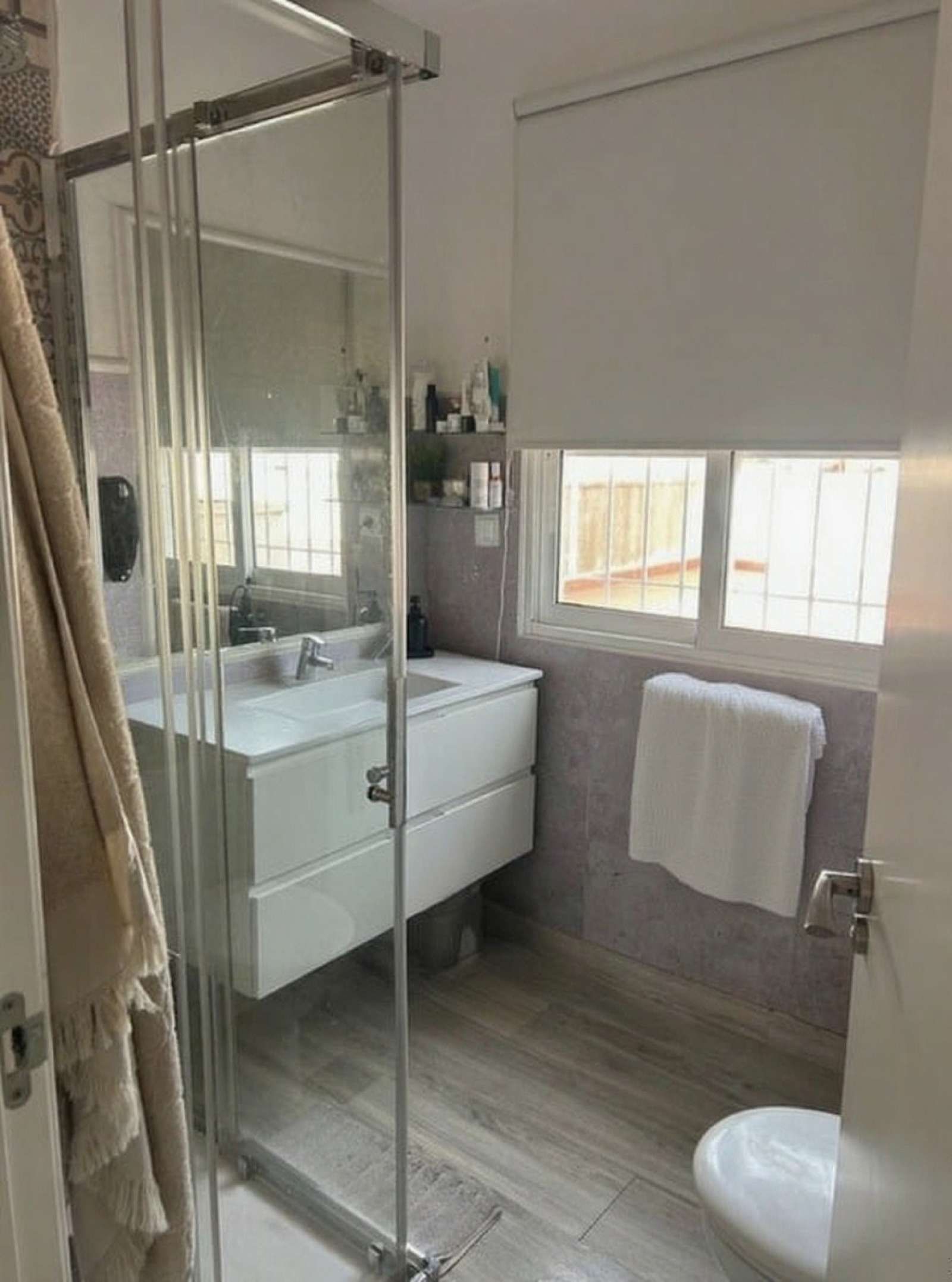 Bathroom of Apartment to share in San Javier  with Air Conditioner and Terrace