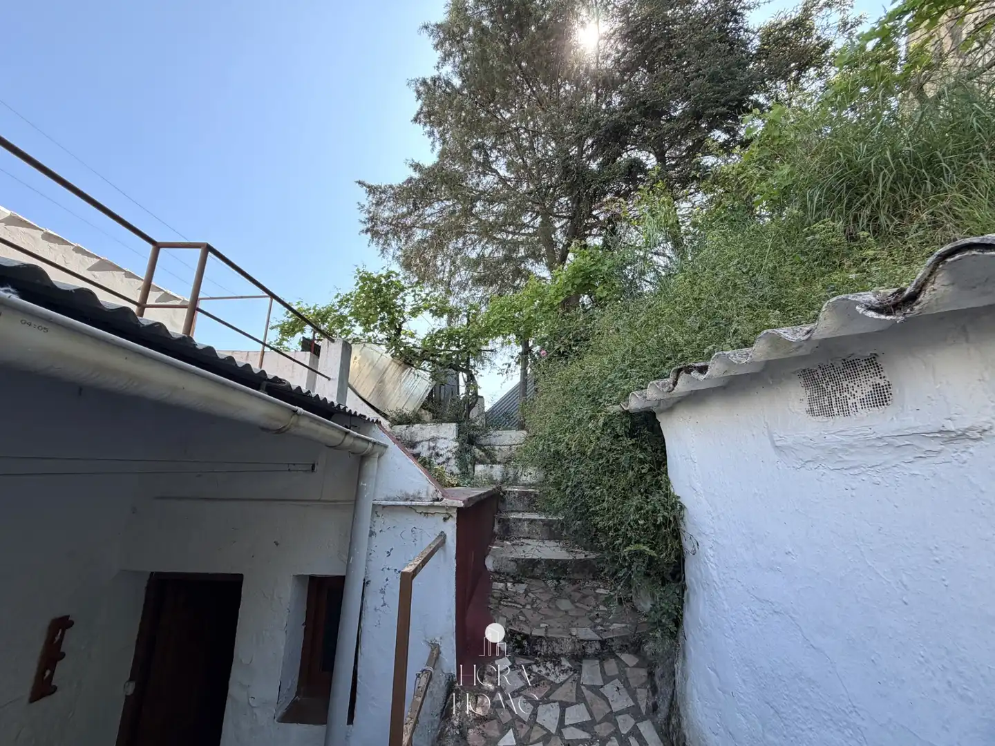 Vista exterior de Casa adosada en venda en Ardales amb Jardí privat i Moblat