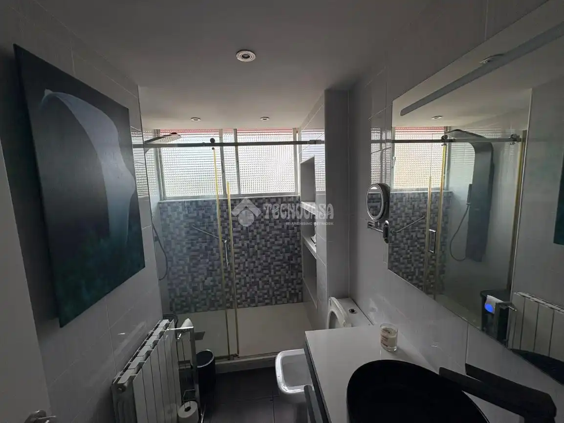 Bathroom of Flat for sale in Bilbao   with Heating