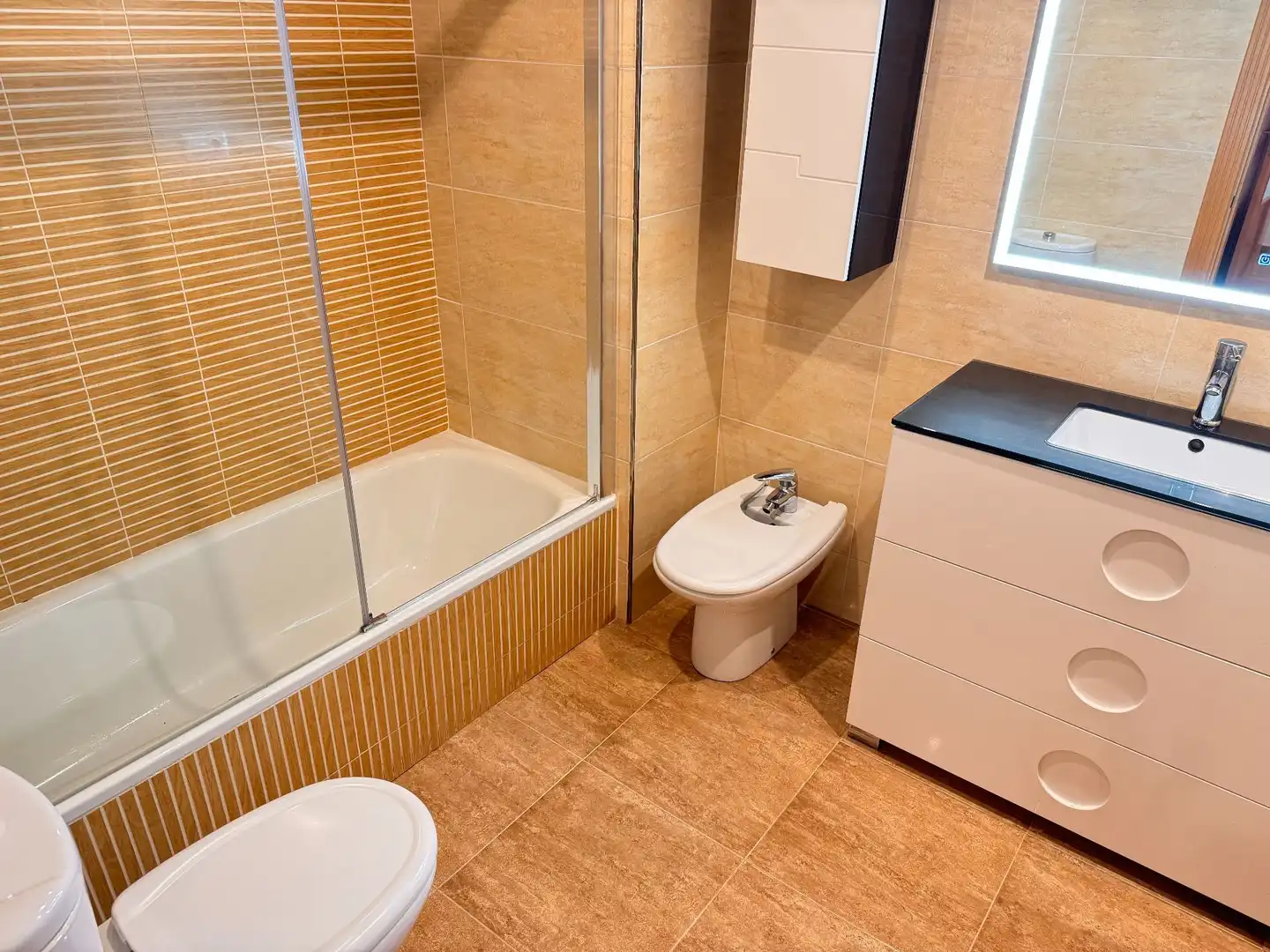 Baño de Ático en venta en Roquetas de Mar con Aire acondicionado, Calefacción y Trastero