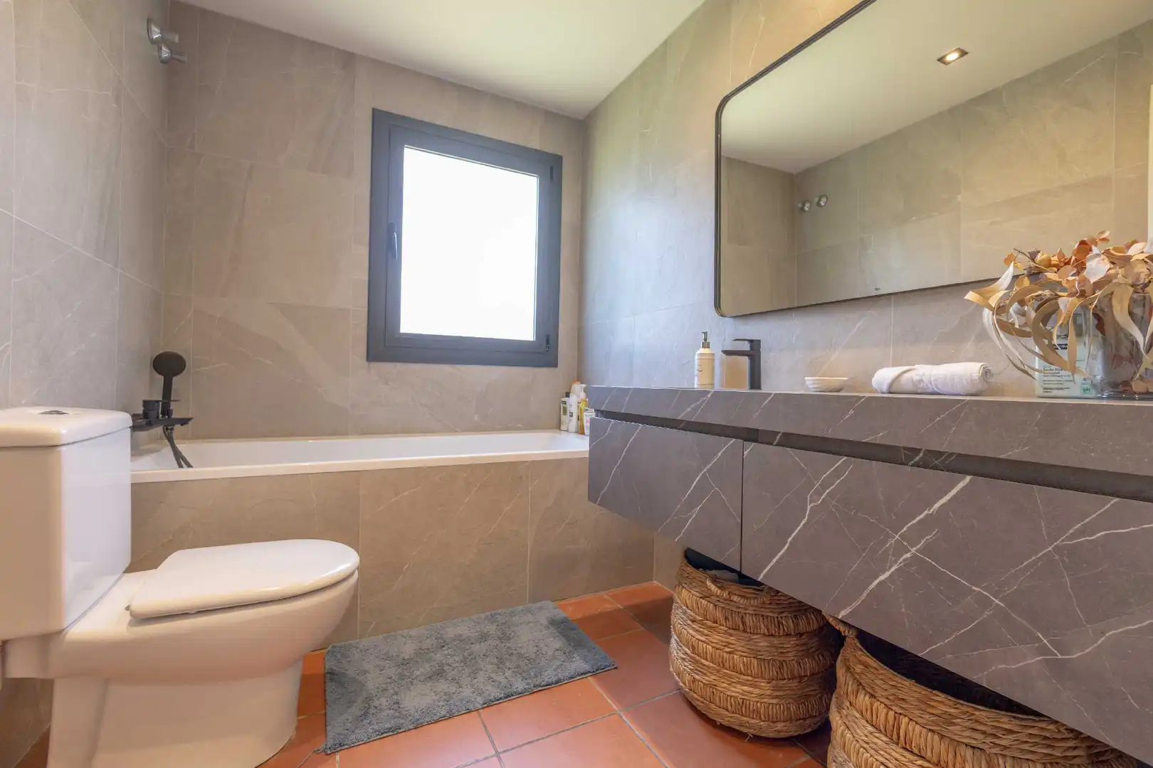 Bathroom of Houses for sale in Sant Vicenç de Montalt  with Air Conditioner, Heating and Private garden