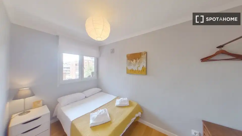 Bedroom of Flat for rent in Madrid  with Air Conditioner, Heating and Furnished