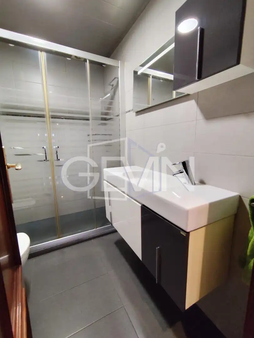 Baño de Piso en venta en La Llagosta con Calefacción