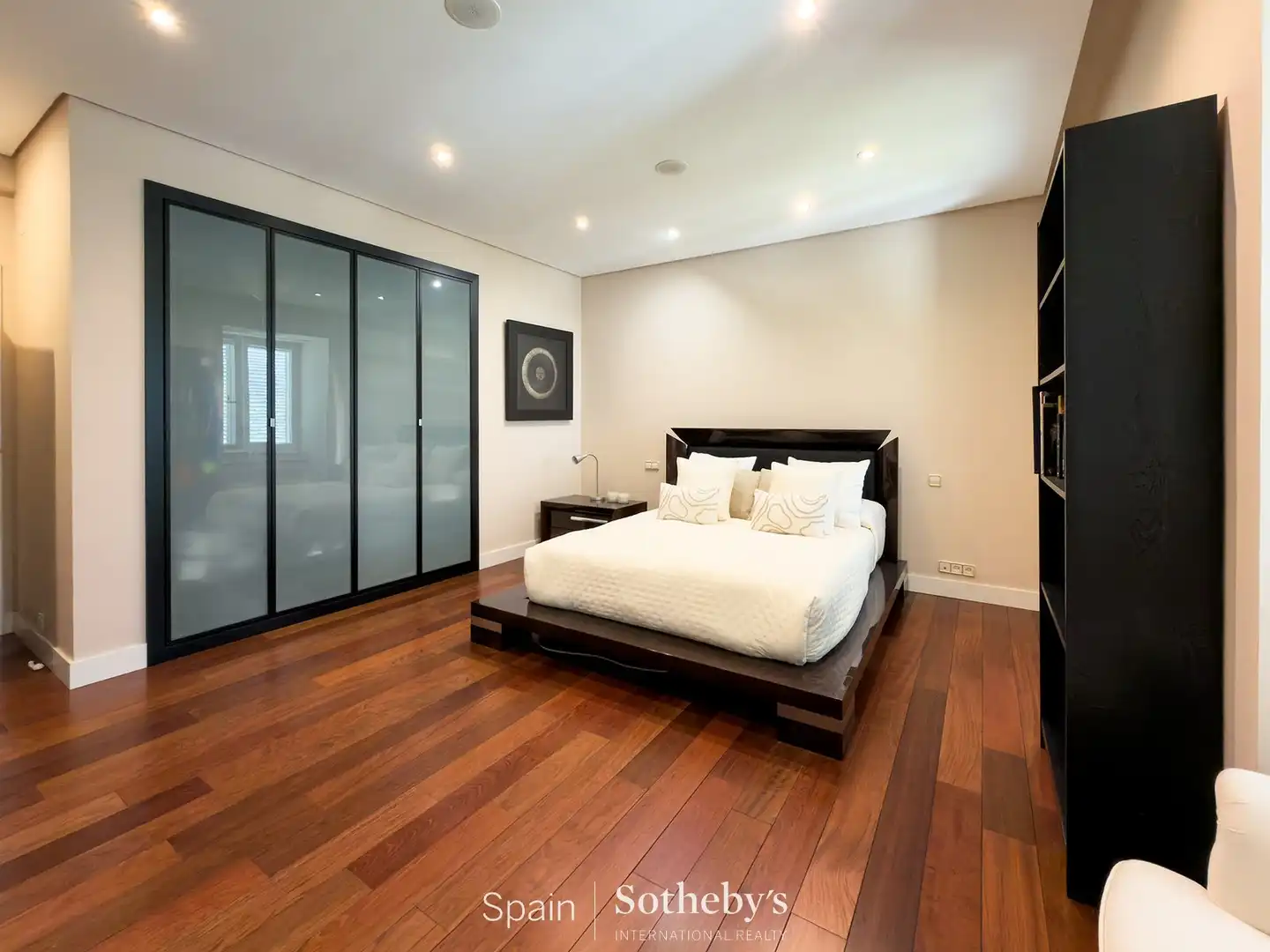 Habitación de Casa o chalet en venta en Pozuelo de Alarcón con Aire acondicionado, Jardín privado y Terraza