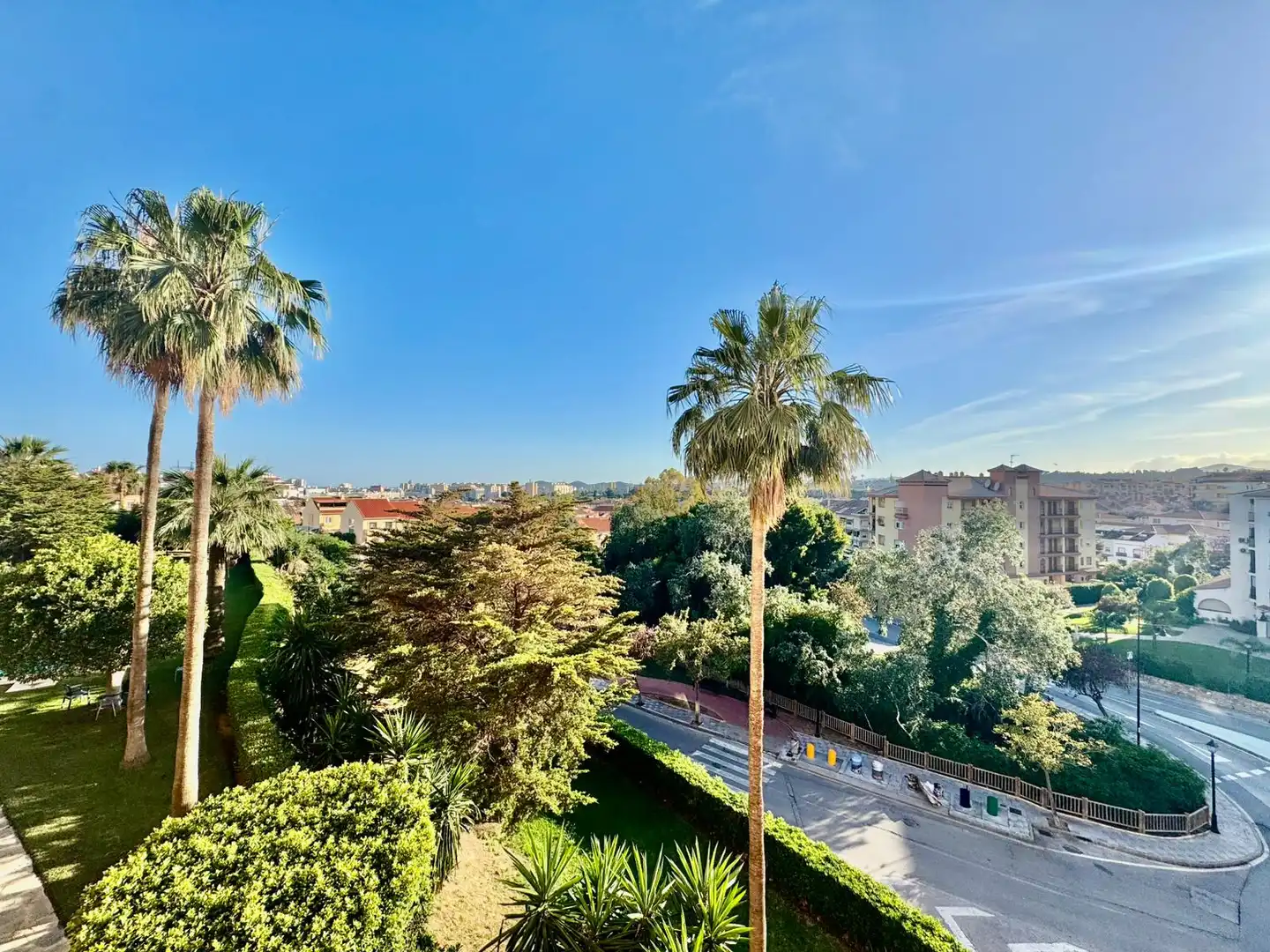 Vista exterior de Piso en venta en Fuengirola con Terraza, Amueblado y Horno