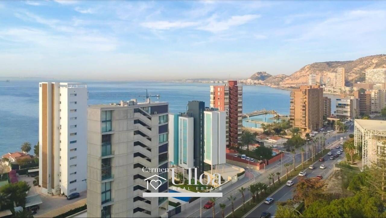 Vista exterior de Apartament en venda en Alicante / Alacant amb Aire condicionat, Terrassa i Balcó