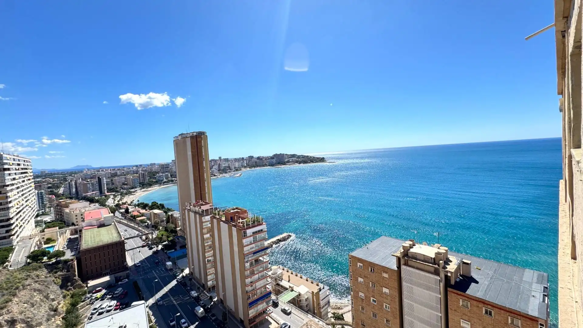 Vista exterior de Pis en venda en Alicante / Alacant amb Calefacció, Moblat i Jacuzzi