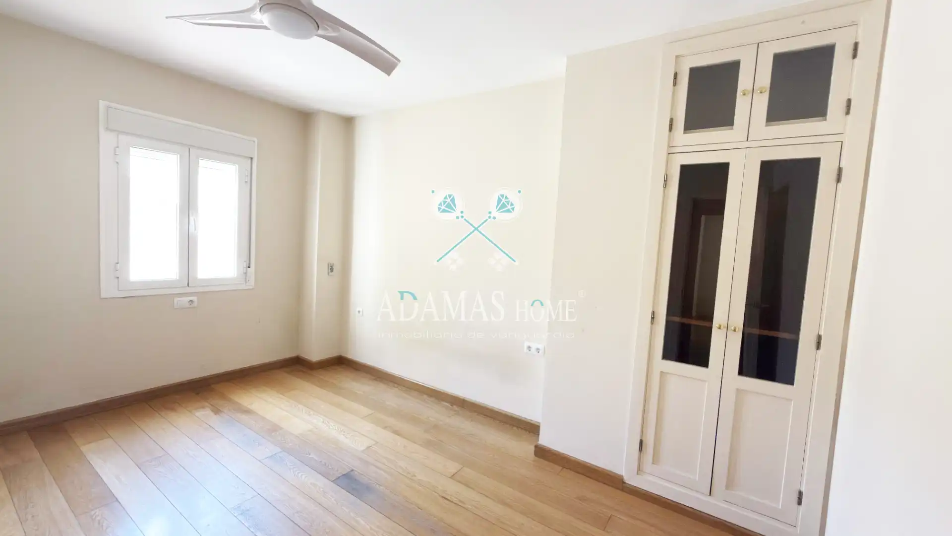 Schlafzimmer von Wohnung zum Verkauf in Sevilla mit Klimaanlage, Heizung und Abstellraum