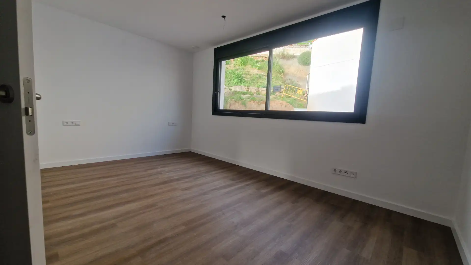 Dormitori de Casa adosada en venda en Torrelles de Llobregat amb Aire condicionat, Calefacció i Jardí privat