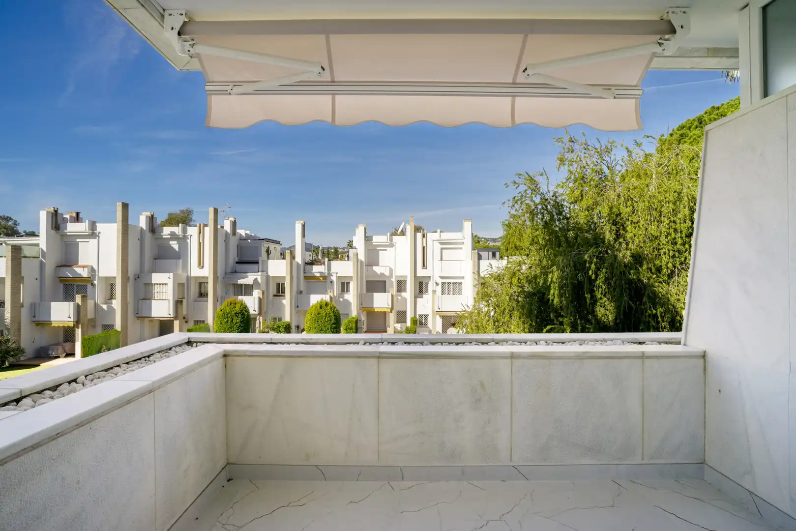 Apartment with pool for sale in Nueva Andalucía, imagen 16