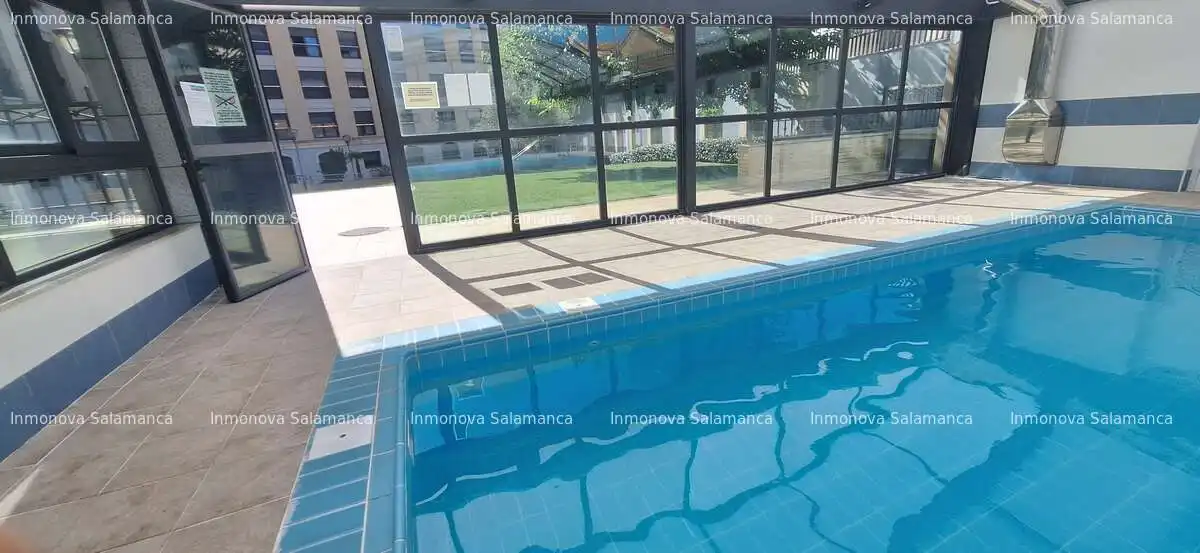 Piscina de Pis de lloguer en Salamanca amb Calefacció, Moblat i Piscina comunitària