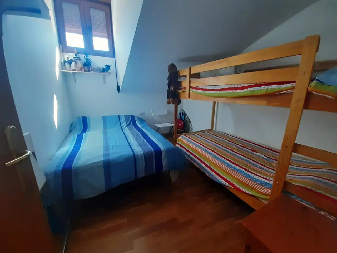 Habitación de Piso en venta en Bronchales con Parquet, Terraza y Trastero