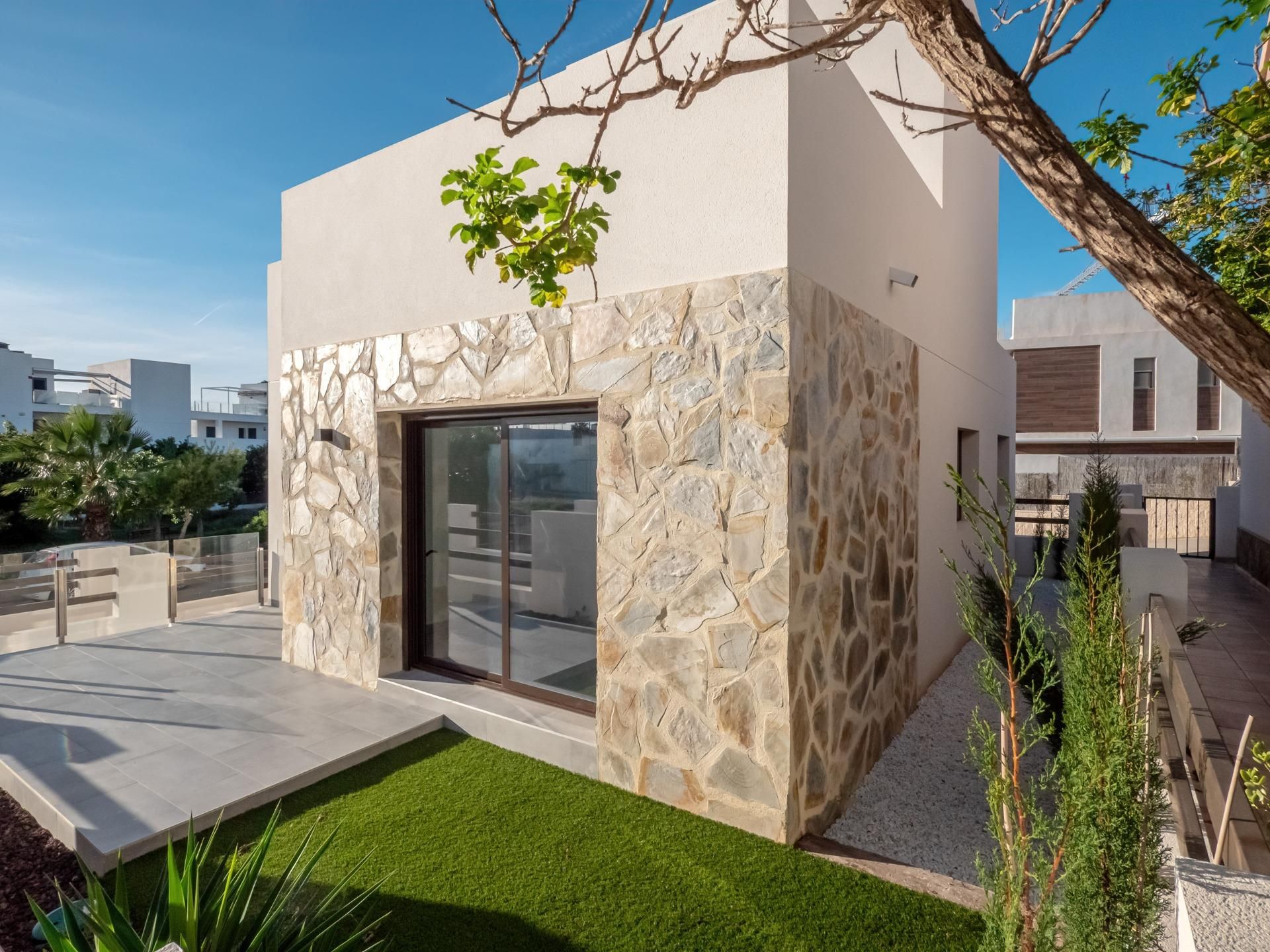 Vista exterior de Casa o xalet en venda en Orihuela amb Piscina