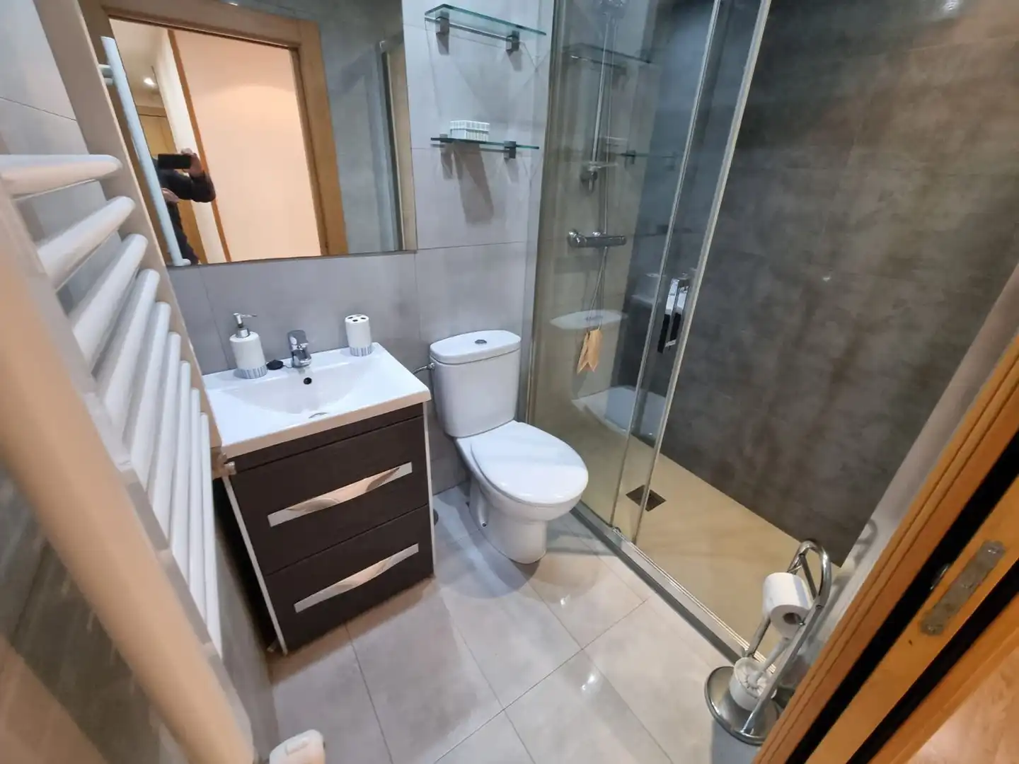 Baño de Piso en venta en Gijón  con Calefacción y Trastero